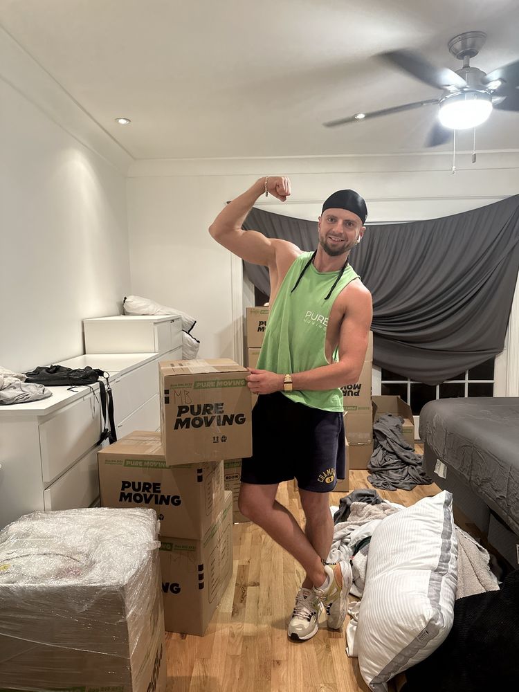 2025 10 puremovers.com img mover bedroom boxes service v1