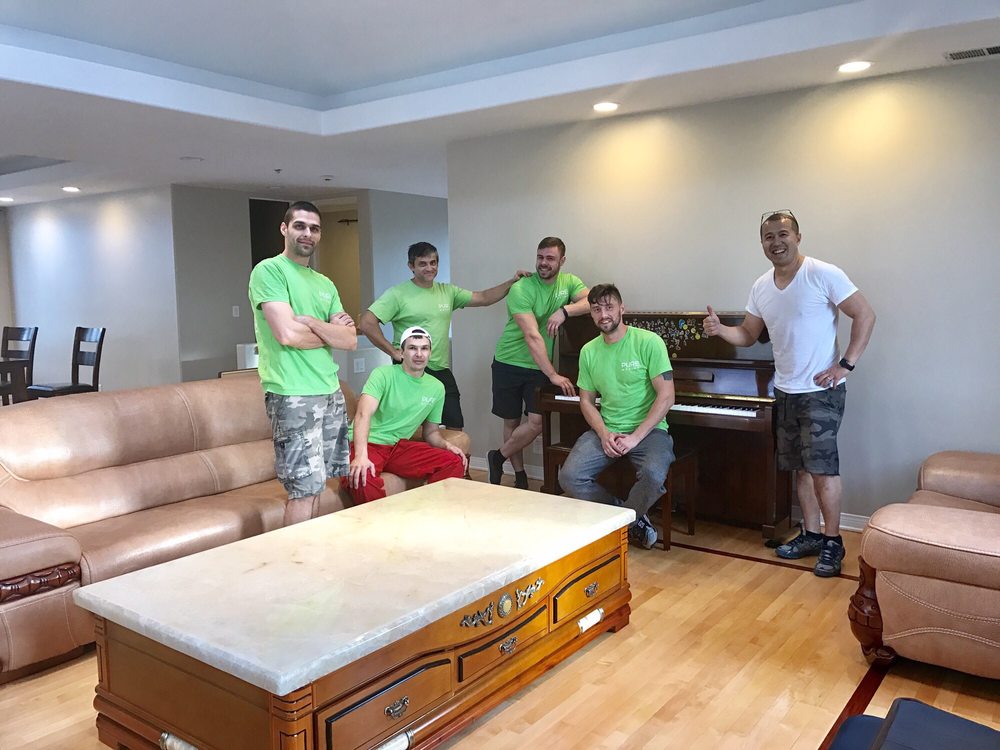 2026 01 puremovers.com lifestyle large moving team v1