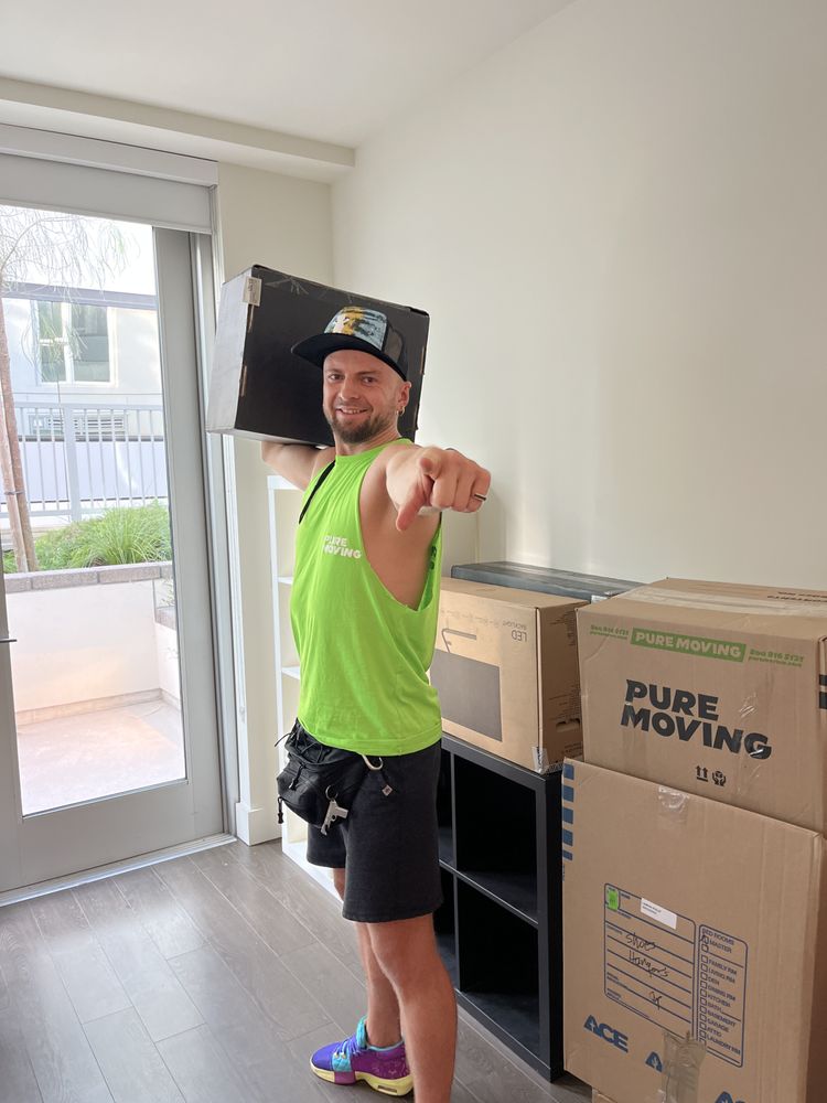 2026 02 puremovers.com lifestyle friendly moving team v1